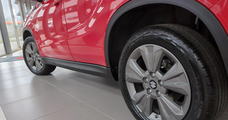Suzuki Vitara cena 102590 przebieg: 5, rok produkcji 2023 z Trzciel małe 631